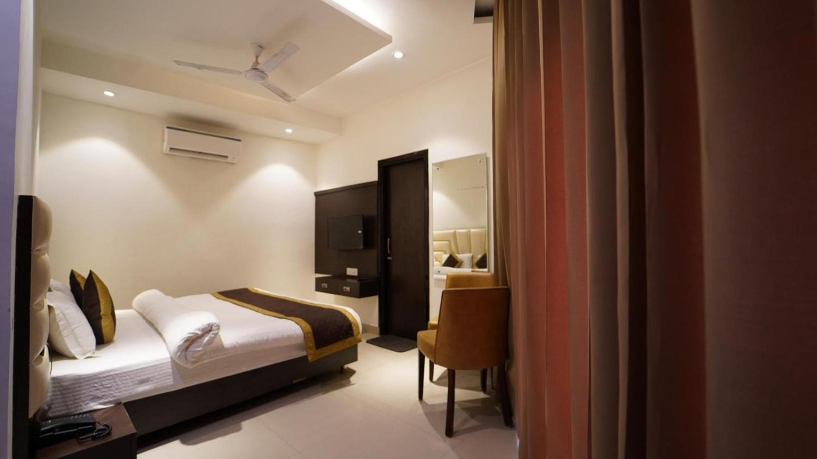 Hotel Avi Inn 阿姆利则 外观 照片