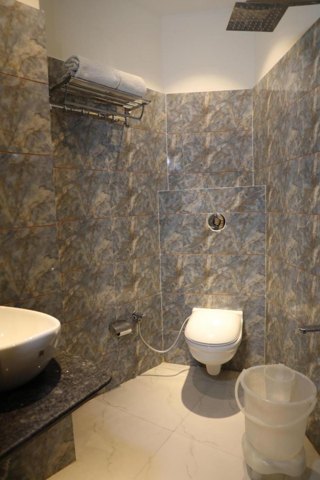 Hotel Avi Inn 阿姆利则 外观 照片